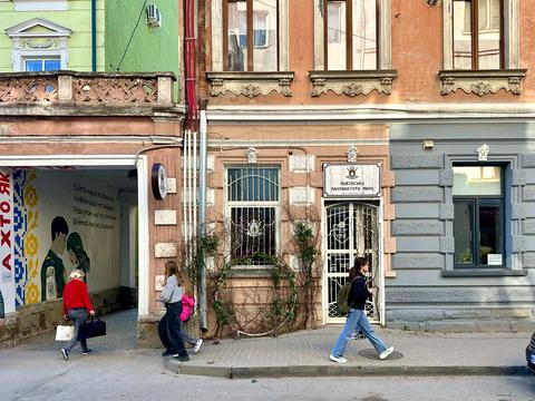 комерційна за адресою Кульчицької вул., 9