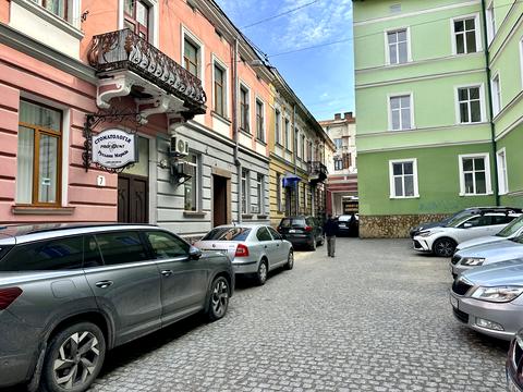 комерційна за адресою Кульчицької вул., 9