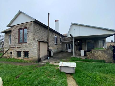 будинок за адресою Тениста