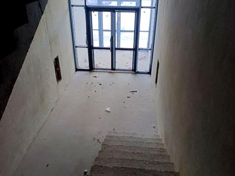 комерційна за адресою Володимира Навроцького вул., 39