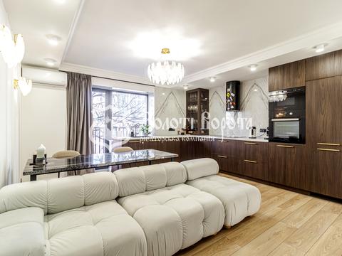 квартира за адресою Велика Васильківська вул. (Червоноармійська), 131