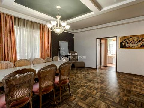 будинок за адресою Соборна вул. (Петропавлівська), 1