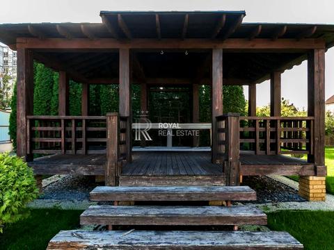 будинок за адресою Соборна вул. (Петропавлівська), 1