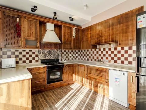 будинок за адресою Соборна вул. (Петропавлівська), 1