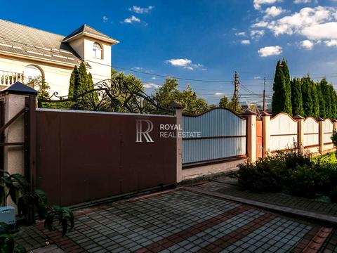 будинок за адресою Соборна вул. (Петропавлівська), 1