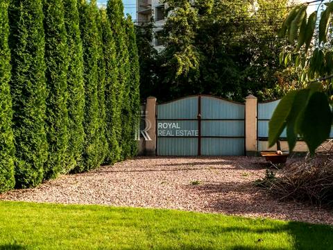 будинок за адресою Соборна вул. (Петропавлівська), 1