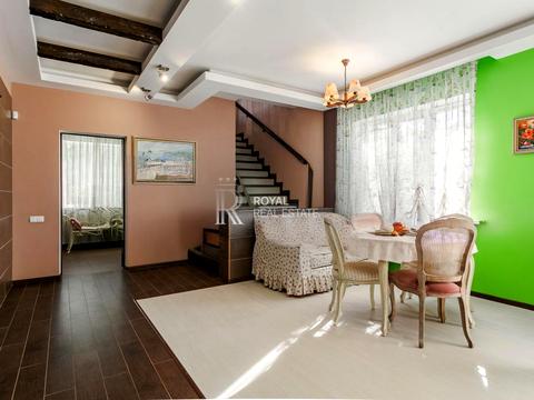 будинок за адресою Соборна вул. (Петропавлівська), 1