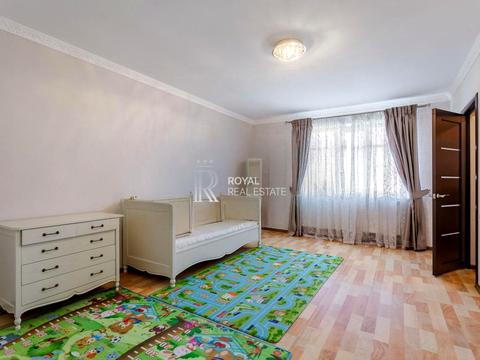 будинок за адресою Соборна вул. (Петропавлівська), 1