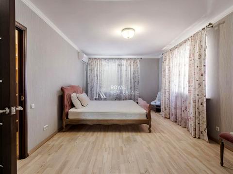 будинок за адресою Соборна вул. (Петропавлівська), 1