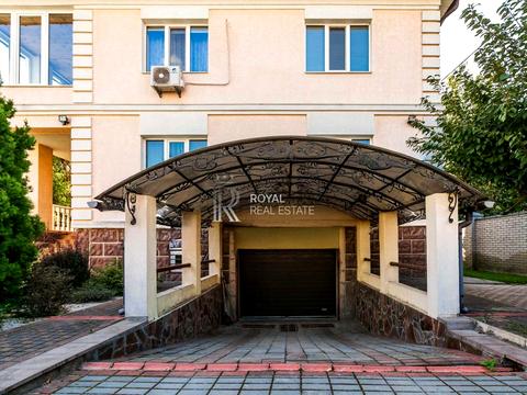 будинок за адресою Соборна вул. (Петропавлівська), 1