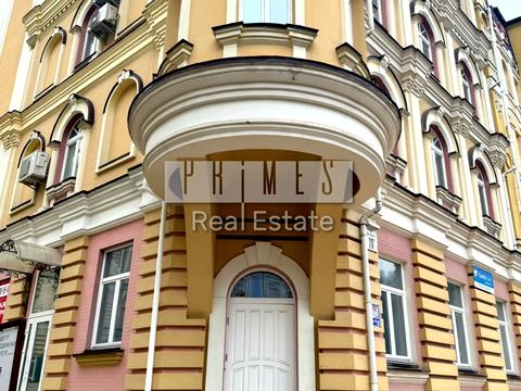 комерційна за адресою Воздвиженська вул., 20