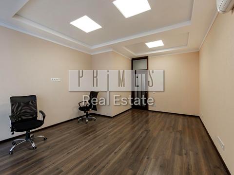 комерційна за адресою Кловський узвіз, 7