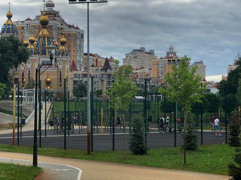 комерційна за адресою Володимира Івасюка просп. (Героїв Сталінграду), 4