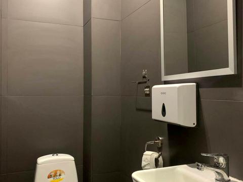 комерційна за адресою Володимира Івасюка просп. (Героїв Сталінграду), 4-А