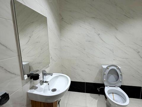 коммерческая по адресу Лугова, 1