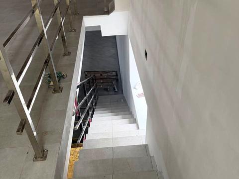 коммерческая по адресу Лугова, 1