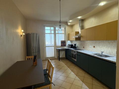 квартира за адресою Євгена Коновальця вул. (Щорса), 32-Б