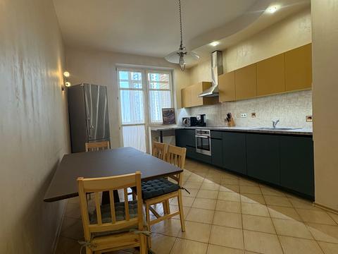 квартира за адресою Євгена Коновальця вул. (Щорса), 32-Б