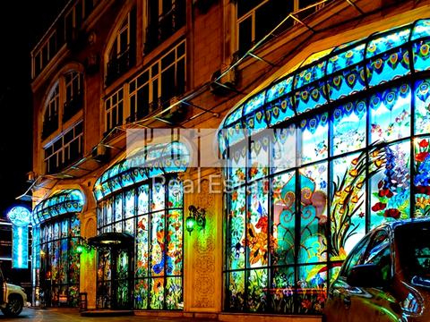 комерційна за адресою Антоновича вул. (Горького), 72