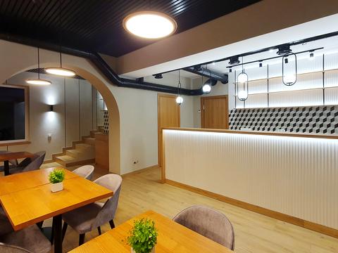 комерційна за адресою Карпатська вул., 67