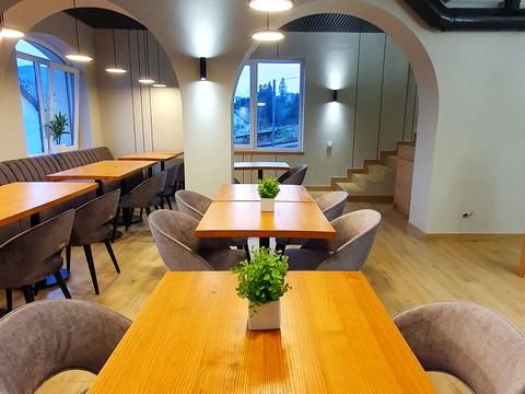 комерційна за адресою Карпатська вул., 67