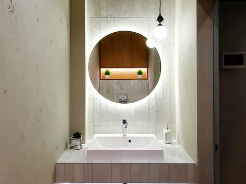 комерційна за адресою Карпатська вул., 67