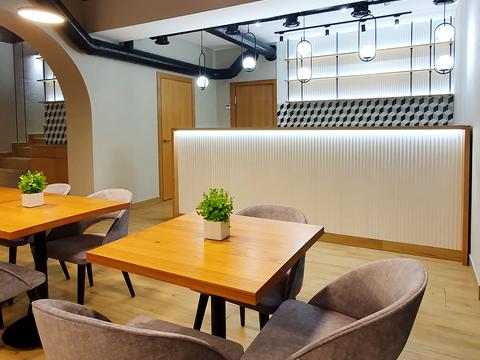 комерційна за адресою Карпатська вул., 67