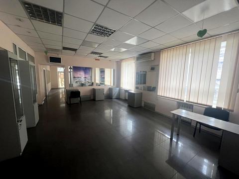 коммерческая по адресу Лобановського ул., 13