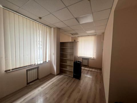 коммерческая по адресу Лобановського ул., 13