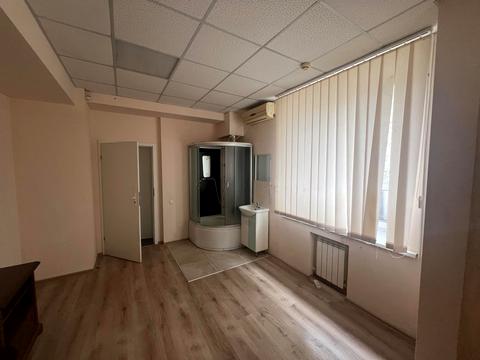 коммерческая по адресу Лобановського ул., 13