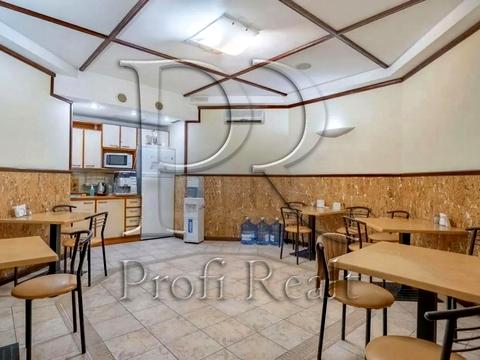 комерційна за адресою Велика Васильківська вул. (Червоноармійська), 62/64