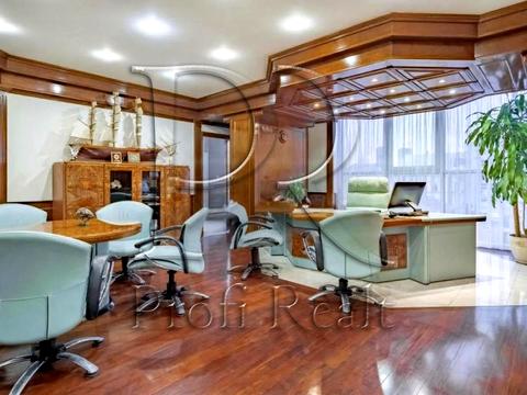 комерційна за адресою Велика Васильківська вул. (Червоноармійська), 62/64