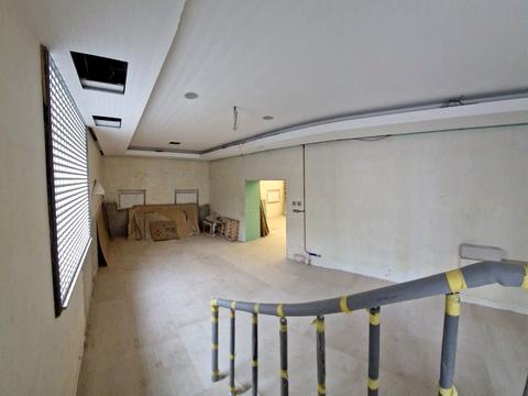 коммерческая по адресу Леси Украинки бульв., 10