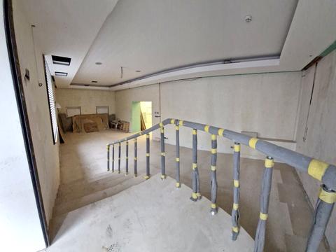 коммерческая по адресу Леси Украинки бульв., 10