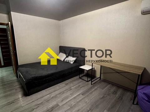 квартира за адресою Героїв України вул., 4