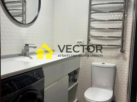 квартира за адресою Героїв України вул., 4