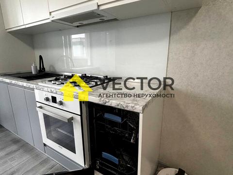 квартира за адресою Героїв України вул., 4