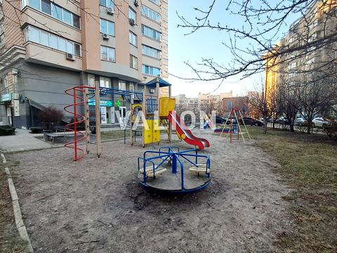 квартира за адресою Раїси Окіпної вул., 10-А