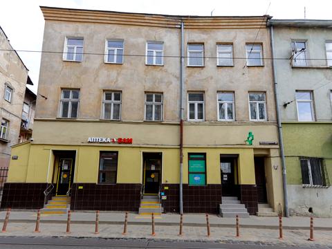 комерційна за адресою Богдана Хмельницького вул., 2/4