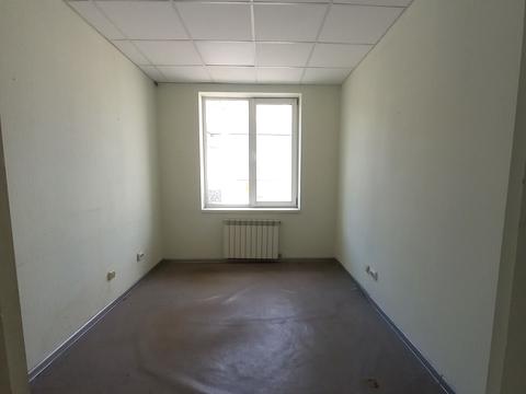 комерційна за адресою Ґарета Джонса вул. (Сім'ї Хохлових), 11