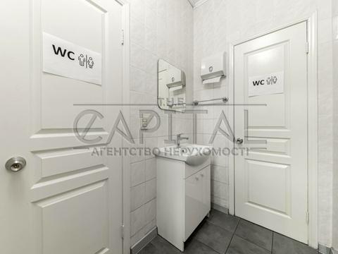 комерційна за адресою Ярославів Вал вул., 30/18