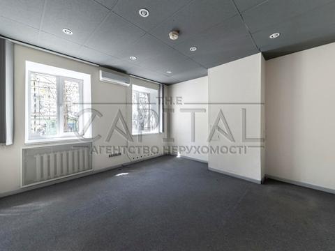 комерційна за адресою Ярославів Вал вул., 30/18