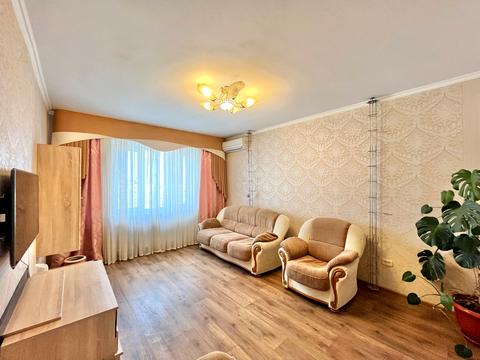 квартира за адресою Ревуцького вул., 21