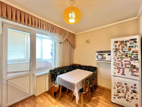 квартира за адресою Ревуцького вул., 21