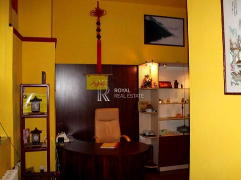 комерційна за адресою Любомира Гузара просп. (Космонавта Комарова), 38-А