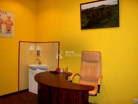 комерційна за адресою Любомира Гузара просп. (Космонавта Комарова), 38-А