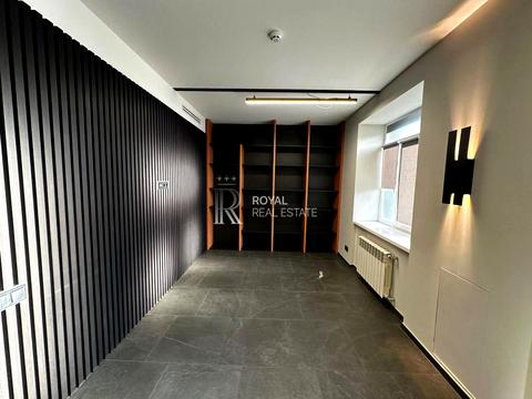 комерційна за адресою Євгена Гуцала пров. (Кутузова), 1