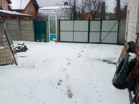 будинок за адресою Синьоозерна вул.