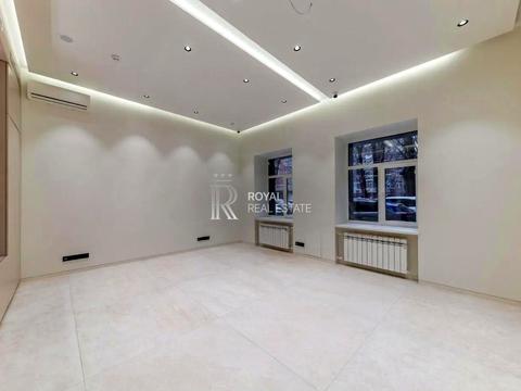 комерційна за адресою Євгена Гуцала пров. (Кутузова), 1