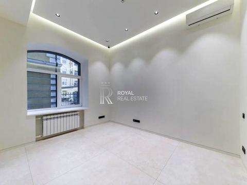 комерційна за адресою Євгена Гуцала пров. (Кутузова), 1